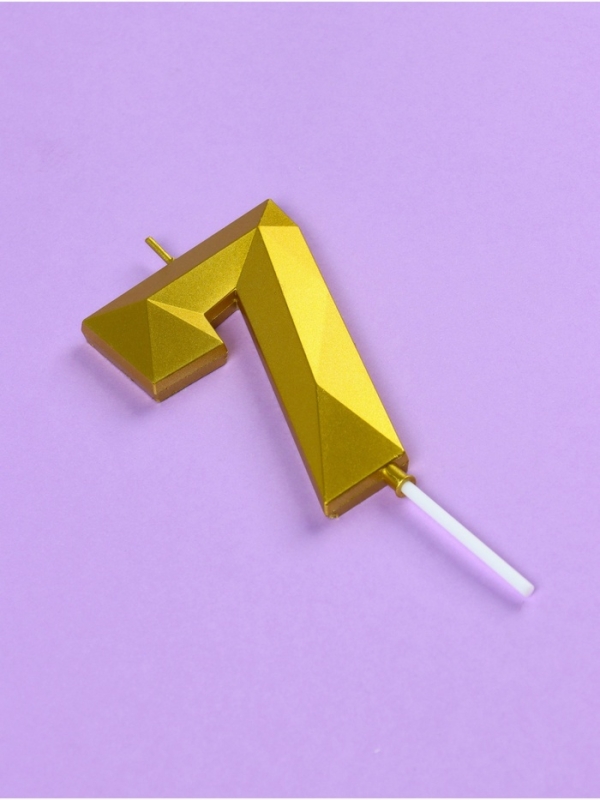 Свеча ГИГАНТ в торт на шпажке &laquo;Грань&raquo;, цифра "7", золотая, 9 см