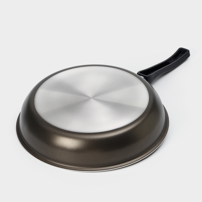 Сковорода &laquo;Классика атлас&raquo;, d=26 см, пластиковая ручка, стеклянная крышка, антипригарное покрытие, цвет чёрный