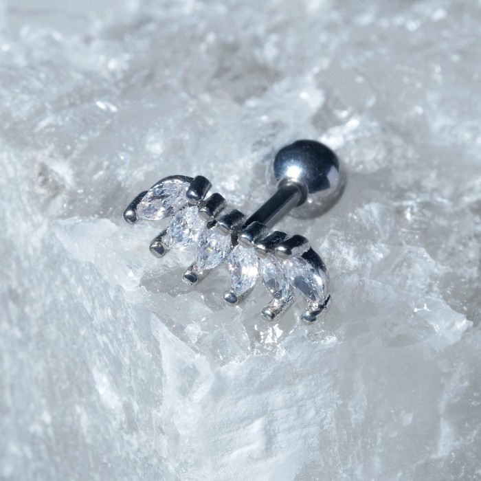 Пирсинг в ухо (хеликс) &laquo;Листья&raquo;, L=1,4см, цвет белый в серебре