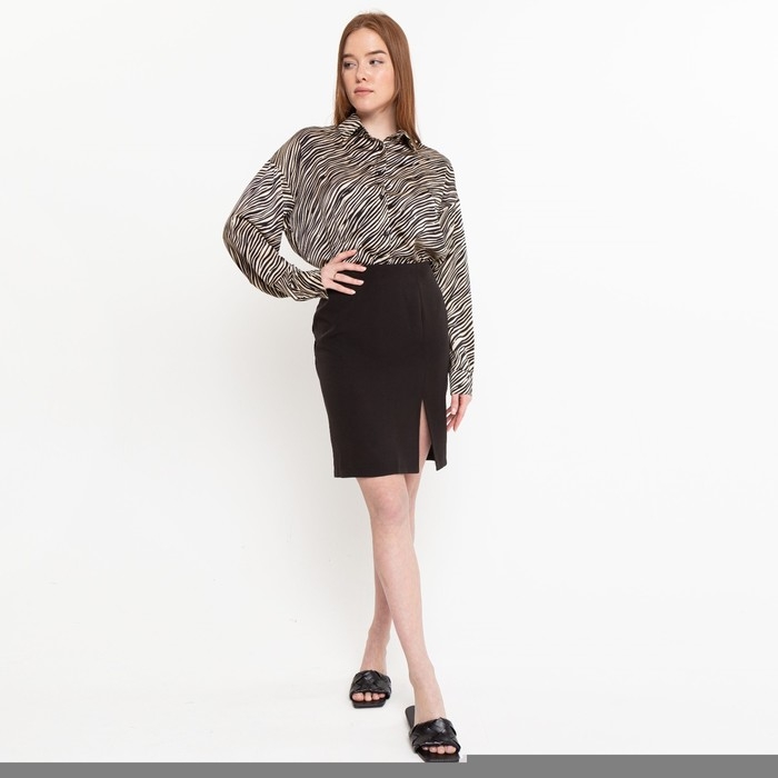 Блузка женская, цвет экрю, принт зебра, размер 46