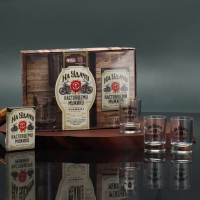 Подарочный набор &laquo;На удачу. Настоящему мужику&raquo;, рюмки и карты