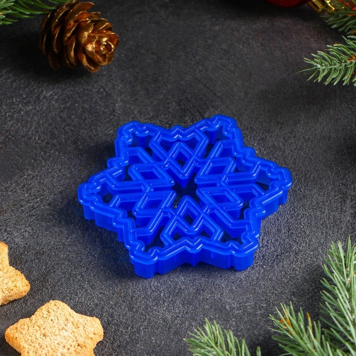 Форма для печенья &laquo;Снежинка&raquo;, вырубка, штамп, 9&times;9 см, цвет синий