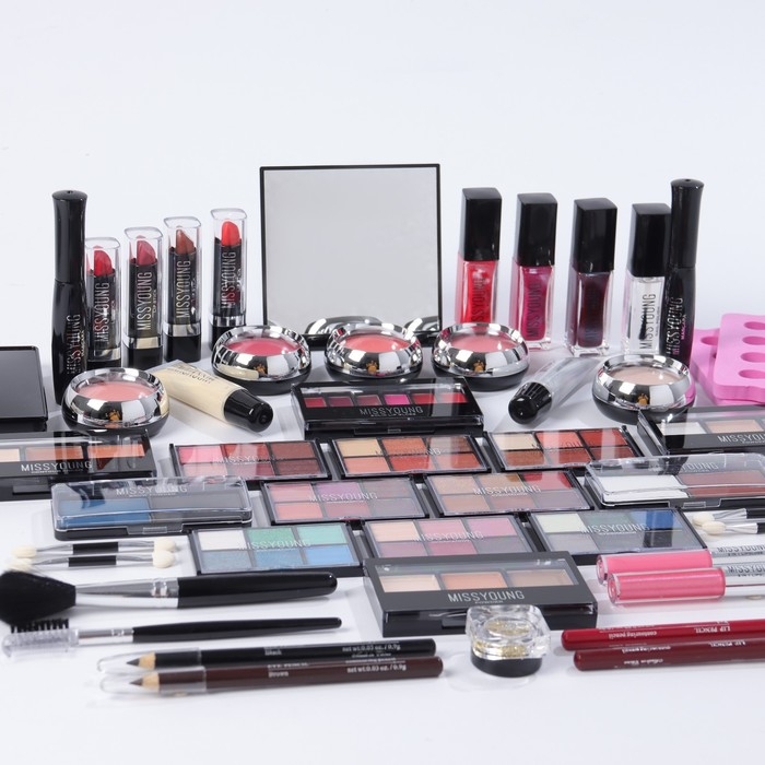 Набор профессиональной косметики"Miss Young" №10