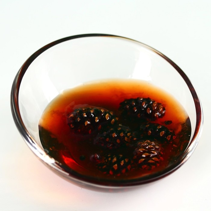 Набор варенья с сосновыми шишками «Крепкого здоровья», вкусы: брусника, клюква, классический, 30 г. x 3 шт. Набор варенья с сосновыми шишками «Крепкого здоровья», вкусы: брусника, клюква, классический, 30 г. x 3 шт.