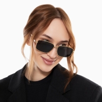 Очки солнцезащитные  поляризационные, дужка 13.2 см, ширина 12.8 см, линза 4.3 х 5.5 см