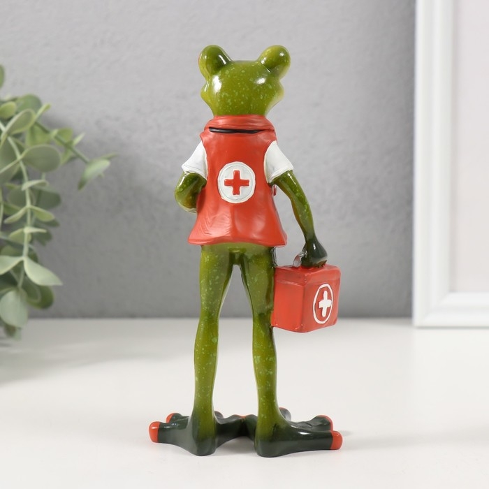 Сувенир полистоун лак "Лягуха-доктор" 8,8х6х16,2 см