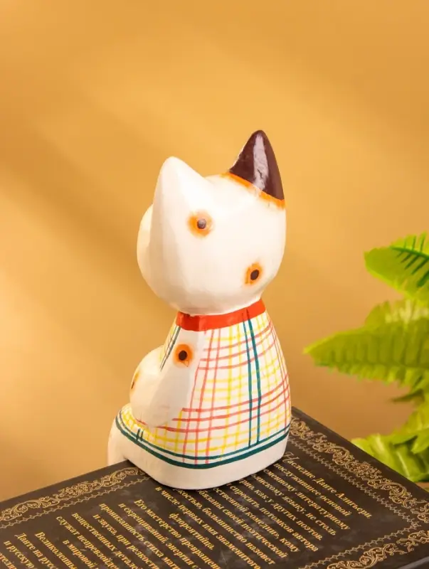 Сувенир дерево "Котенок в рубашке сидячий" 6х6х15 см
