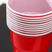 Стакан одноразовый пластиковый &laquo;Факел Экстра&raquo;, 500 мл, красно-белый