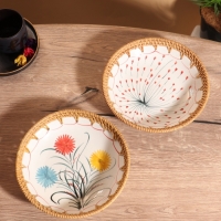 Тарелка керамическая с ротангом 22х22х4,7 см, МИКС