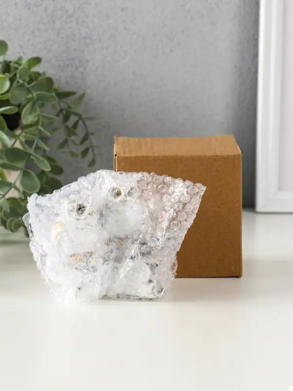 Сувенир полистоун "Белые филины на коряге" 5х9х8,5 см