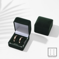 Футляр бархатный под серьги/кольца «Изумруд» 4,5×5, цвет зелёный, вставка зелёная Футляр бархатный под серьги/кольца «Изумруд» 4,5×5, цвет зелёный, вставка зелёная