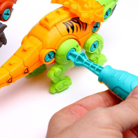 Конструктор винтовой &laquo;Мир динозавров&raquo;, набор 2 штуки, 2 отвёртки 4 карточки, 50 деталей