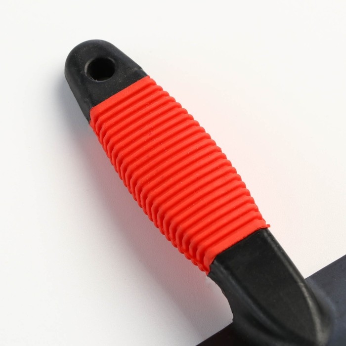 Пуходерка Пуходерка "Риф" без капель с резиновой ручкой 7 х 14 см, красно-чёрная