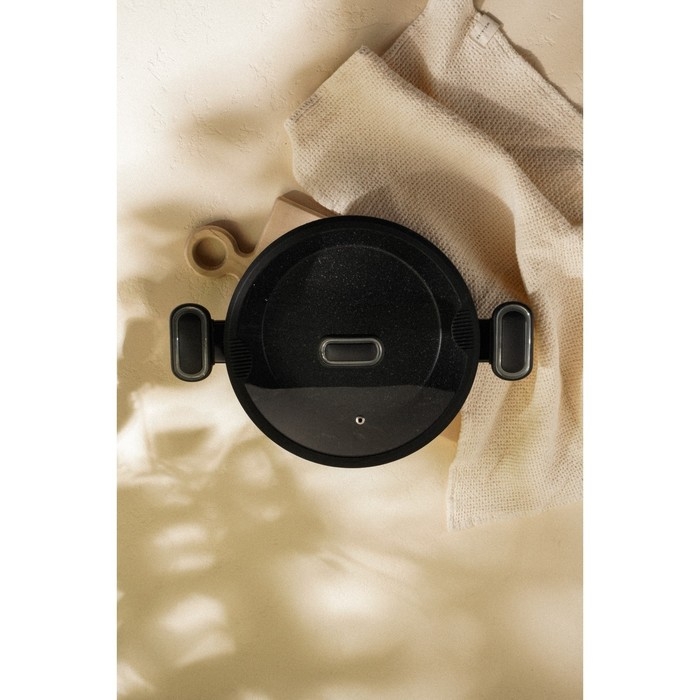 Кастрюля - жаровня алюминиевая SL Home, d=24 см, h=6,5 см, антипригарное покрытие, индукция, цвет чёрный Кастрюля - жаровня алюминиевая SL Home, d=24 см, h=6,5 см, антипригарное покрытие, индукция, цвет чёрный