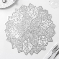 Салфетка сервировочная на стол &laquo;Цветок&raquo;, 38&times;38 см, цвет серебро