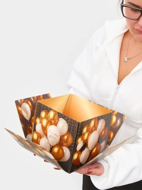 Бум-коробка подарочная с бабочками &laquo;Поздравляю&raquo;, 12 х 12 х 12 см