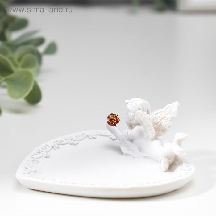 Сувенир полистоун подставка для колец Сувенир полистоун подставка для колец "Белоснежный ангел с красным шаром" МИКС 3х8,6х8,2 см 483871