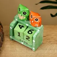 Календарь настольный &laquo;Пара совят&raquo;, 7.5&times;4&times;10 см, дерево, зелёный, оранжевый