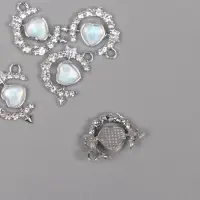 Декор для творчества металл, стразы "Сердце в месяце" серебро 2х1,5х0,5 см