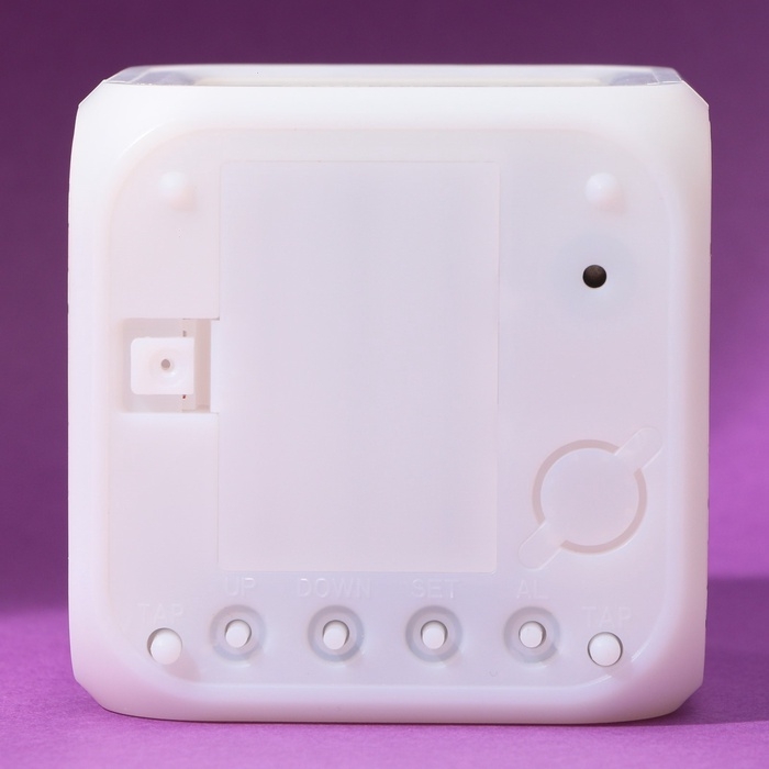 Часы будильник электронные &laquo;Котик&raquo;, мод.49, 7,8 х 7,8 см.