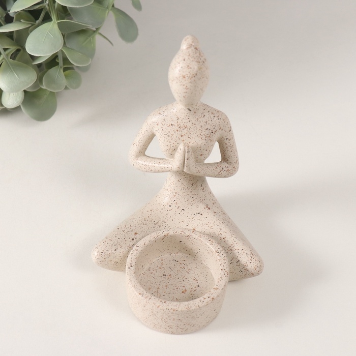 Подсвечник полистоун на 1 свечу "Девушка. Приветствие" белый в крапинку 8,5х8,8х11,7 см