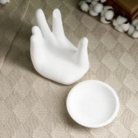 Подсвечник "Рука с подставкой" белый, 17см Подсвечник "Рука с подставкой" белый, 17см