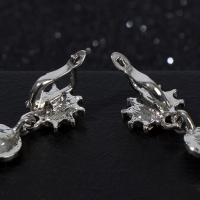 Серьги висячие со стразами &laquo;Вечерние&raquo; мадам, цвет бело-красный в серебре, 7 см