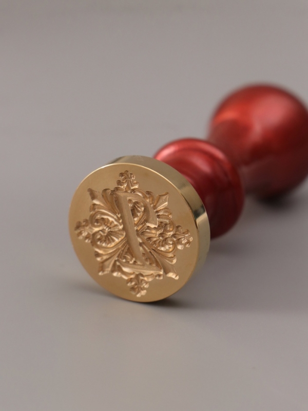 Печать для сургуча с пластиковой ручкой "Буква I на вензеле" 2,5х2,5х6,3 см