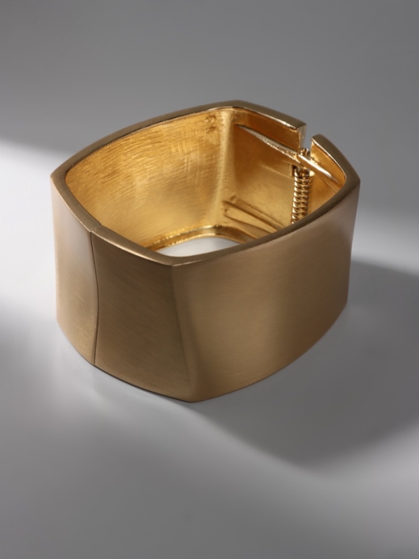 Браслет металл &laquo;Манжета&raquo; квадратный, цвет золото