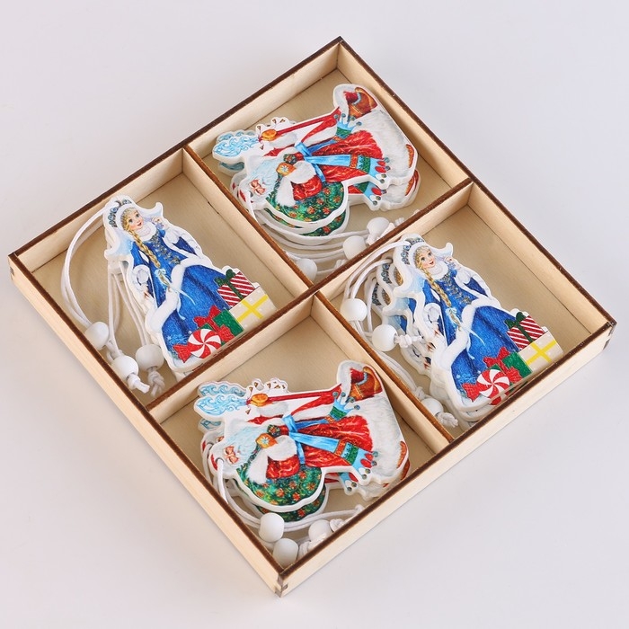 Набор новогодних подвесок &laquo;Дед Мороз и Снегурочка&raquo; 12 шт., МИКС