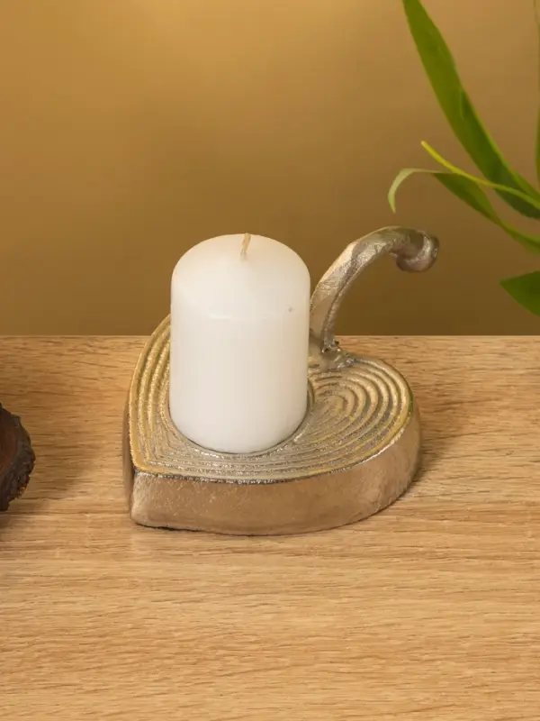 Подсвечник с ручкой "Сердце" алюминий 12х9,5х5,5 см