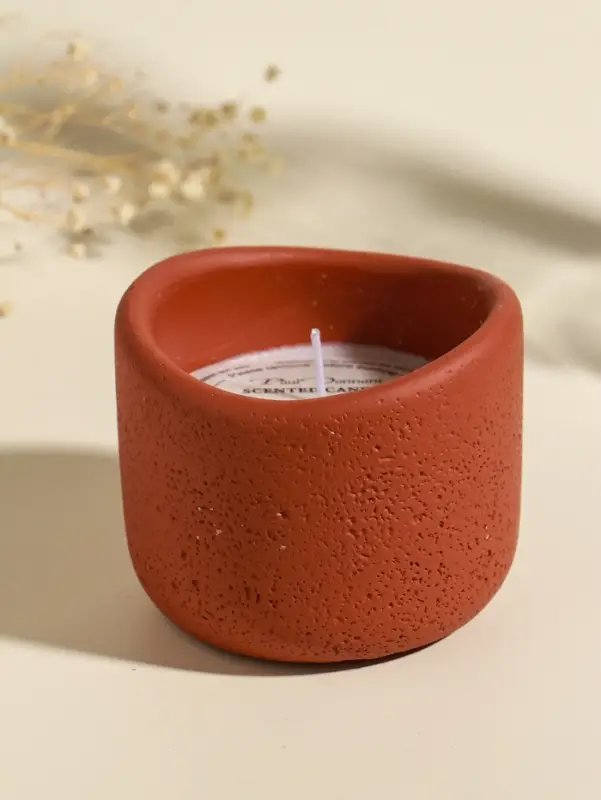 Свеча в вулканическом подсвечнике "Изгиб" персиковая 8,3х8,5х7 см