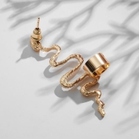 Серьга &laquo;Кафф&raquo; змея анаконда, цвет золото