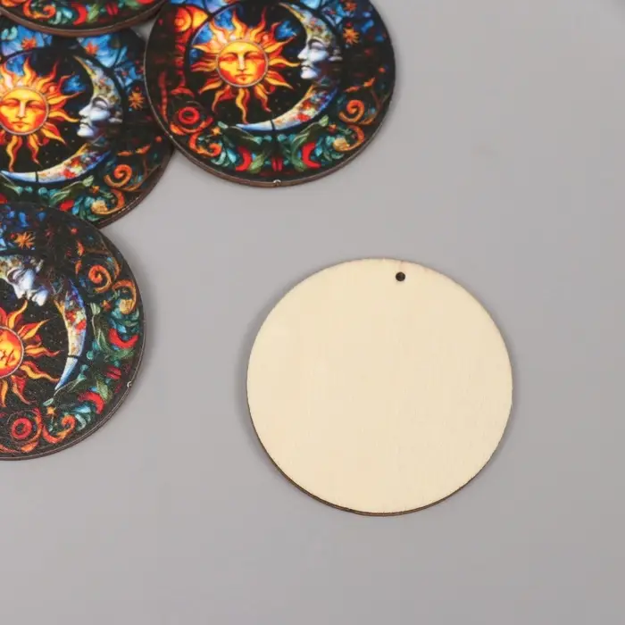 Декор для творчества дерево "Месяц и солнце" 4,6х4,6х0,3 см