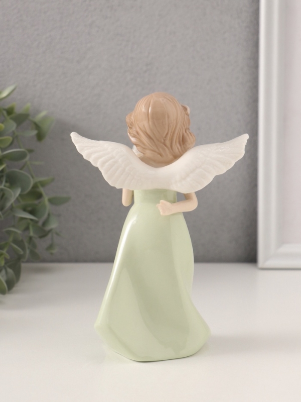 Сувенир керамика "Девочка-ангел в зелёном платье с голубкой" 5,5х10,5х15 см