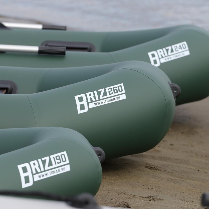 Лодка &laquo;Бриз 190&raquo; с гребками, цвет зелёный