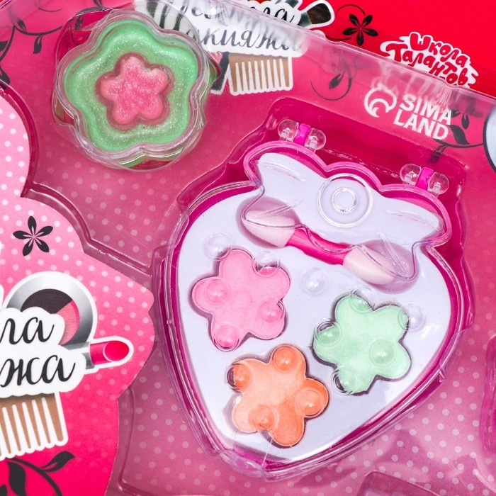 Набор косметики для девочки &laquo;Клубничка и аксессуары&raquo;