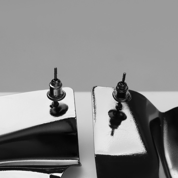 Серьги металл &laquo;Атмосфера&raquo; ромб мятый, цвет серый