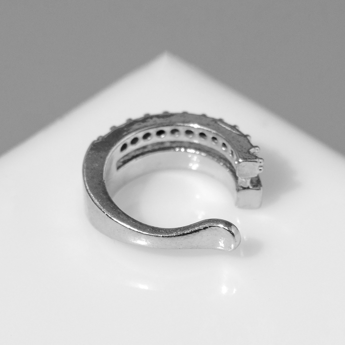 Серьга &laquo;Кафф&raquo; чёрные и белые линии, цвет чёрно-белый в серебре