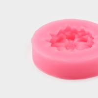 Молд Доляна &laquo;Цветок&raquo;, силикон, 4,5&times;4,5&times;1,4 см, цвет МИКС