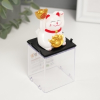 Маятник пластик "Белый Манэки-нэко со слитками Ямб" 5х5х6 см