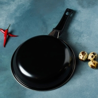 Сковорода &laquo;Жаклин&raquo;, d=20 см, толщина 0,65 мм, пластиковая ручка, антипригарное покрытие, цвет чёрный