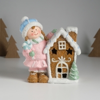 Сувенир керамика свет "Малышка в розовом наряде у пряничного домика" 15х8х16 см