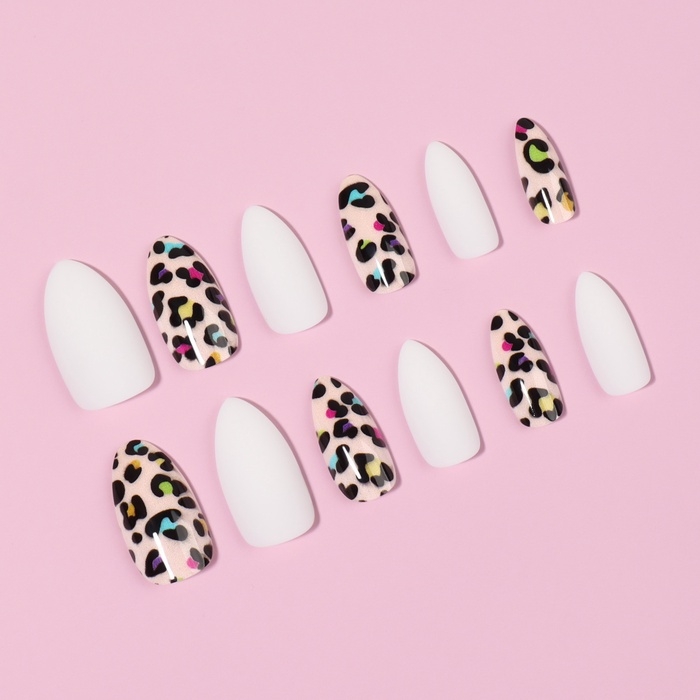 Накладные ногти &laquo;Лео&raquo;, 12 шт, с клеевыми пластинами, форма миндаль, белые, бежевые