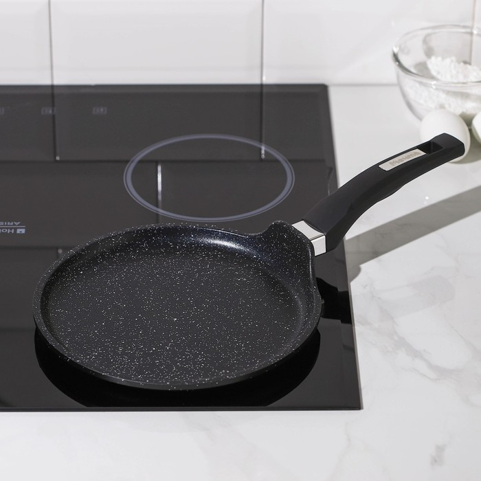 Сковорода блинная &laquo;Гранит Black&raquo;, d=22 см, пластиковая ручка, антипригарное покрытие, цвет чёрный