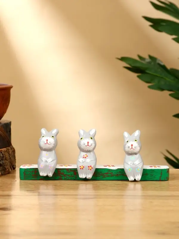 Сувенир &laquo;Зайки на скамейке&raquo;, 18&times;4&times;6 см, дерево