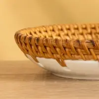 Тарелка керамическая с ротангом 13,5х13,5х3 см, МИКС