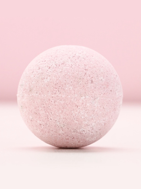 Бомбочка для ванны с лепестками лаванды &laquo;С 8 Марта&raquo;, 120 г, аромат лаванды, ЧИСТОЕ СЧАСТЬЕ