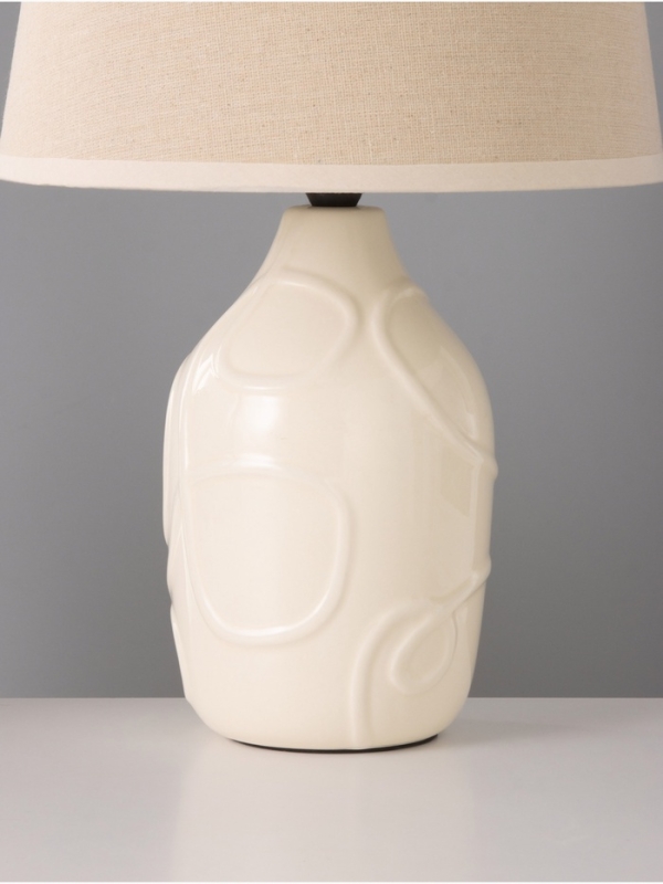 Настольная лампа Настольная лампа "Линии" 1х15Вт Е14бежевый 25х25х36см