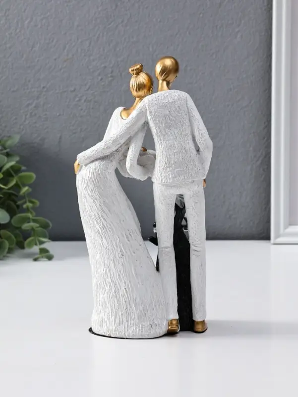 Сувенир полистоун "Родители с детьми" бело-золотой 8,5х13х25 см